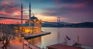 The bosphorus splits the asian and european sides of what was the capital of the roman and ottoman empires at different times in its history. Moscheen In Istanbul Istanbul Tourist Information