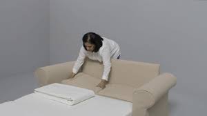 Praktisch umklappbar vom sofa zum bett (reicht bequem für 2 personen). Ikea Backabro Anleitung Vom 2 Er Sofa Zum Bett Youtube