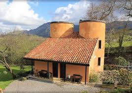 Casa rural de alquiler completo. Casas Originales Asturias Dormir En Un Silo Casas Rurales Casas Apartamentos Rurales