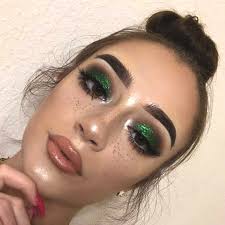 green glittery eyeshadow makeup