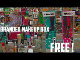 makeup box with free straitner or