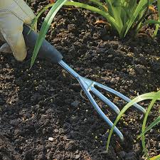 How To Use Fertilizer In Your Garden