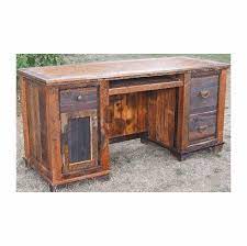 Give your log cabin office or den some distinctive character and style with one of these handcrafted rustic log desks and chairs. Rustic Country Desk