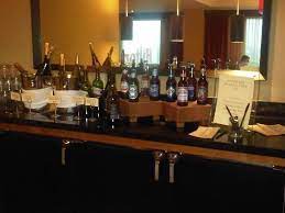 honor bar in executive lounge picture