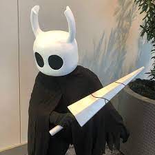 Hollow knight cosplay
