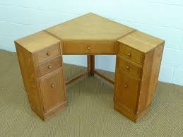With strong, compact construction, this classic computer desk suits any office or den. Heal S Oak Corner Desk Antiques Atlas