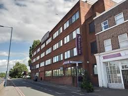The location, however, may be a turn off to some. Premier Inn London Hanger Lane Ealing Whatpub Com