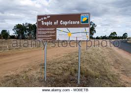 Is australia in the northern or the southern hemisphere? A Road Sign Tropic Of Capricorn Line North Of Sapphire A Small Town In The Queensland Central Highlands Of Australia Stock Photo Alamy