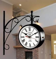 Victoria Station Og Wall Clock