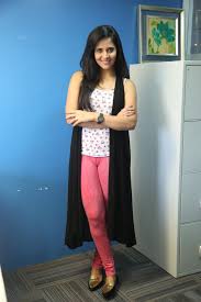 Beauty Galore HD : Anusaya Bharadwaj Shocking Camel-toe Appearance In Tight  Pink Trouser
