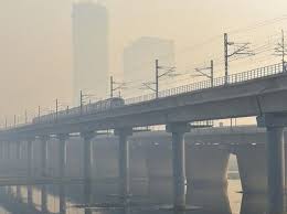 Haze synonyms, haze pronunciation, haze translation, english dictionary definition of haze. Haze Chokes Delhi Pollution Levels Highest Since November Last Year Business Standard News