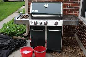 how to clean and maintain a gas grill