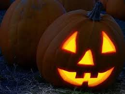 Halloween or hallowe'en (a contraction of all hallows' evening), also known as allhalloween, all hallows' eve, or all saints' eve, is a celebration observed in many countries on 31 october. Tipps Deko Kurbis Langer Haltbar Machen