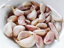 Where  would  garlic  cloves  be?