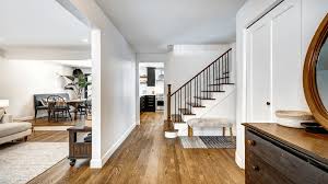 hardwood floor gaps