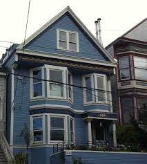 c est une maison bleue