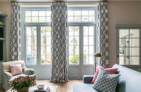 how to hang curtains on windows with