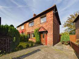 3 bed semi detached house in