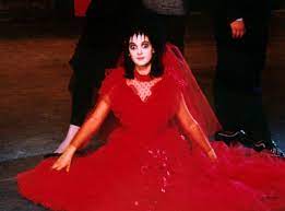 Beetlejuice does the mayor of peaceful pines a favor, but the mayor renigs on his promise of a cash reward. Lydia Deetz Beetlejuice Wedding Off 77 Www Usushimd Com