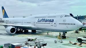 review lufthansa boeing 747 8 business
