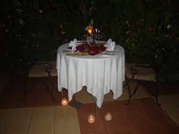 air candle light dinner arrangement