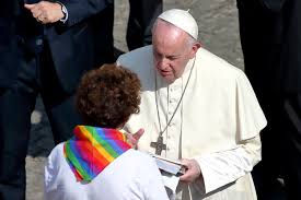 Papa está "muito machucado" por proibição a uniões homoafetivas, diz chileno