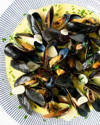 mussels in creamy white wine sauce we