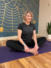 20 hour yin yoga teacher training