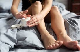 how to clean toenails for healthy feet