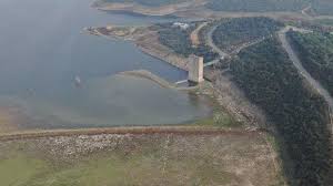 İstanbul'a su sağlayan baraj ve göletler azami 868 milyon 683 bin metreküp su biriktirme hacmine sahipken, su miktarı 188. Istanbul Barajlari Kritik Seviyede Son Dakika Haberleri