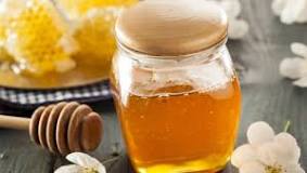 What are the signs of pure honey?