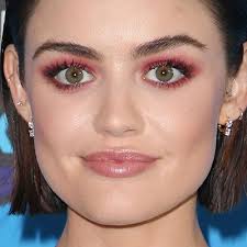 lucy hale makeup black eyeshadow red