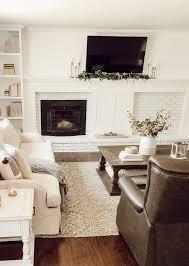 How To Easily Decorate A Mantel With A