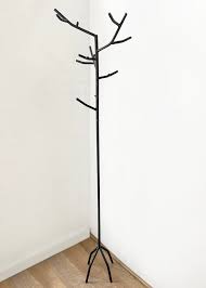 So for such handy project have a look at this diy pallet and tree branch coat rack to incorporate in your hall, living or entrance for the proper keeping of your coats when arrived home from outdoor visit. Standing Tree Branch Coat Hanger Innerspacism
