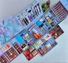 a complete makeup box from the new moda