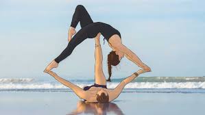 6 yoga poses for couples por