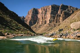 grand canyon rafting with oars