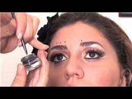 apply belly dancing makeup