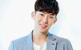 On December 9, Jo Kwon, a member of the boy band 2AM had posted a picture of himself on Twitter. The photo proved once again to Jo Kwon&#39;s fans of his charm. - JoKwon