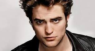 Robert Pattinson se echa de novia a una morena brutal. Robert Pattinson está que lo tira últimamente en lo que se refiere a su vida privada. - robert--647x350