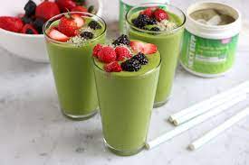 Mixed Berry Smoothie With Spinach gambar png