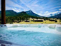 cabins with hot tub in estes park