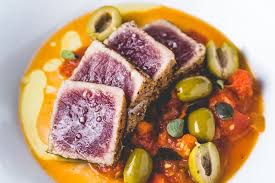 seared tuna with quick tomato and olive