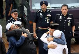 Kini hampir dua tahun telah berlalu tragedi meruntun hati rakyat malaysia. Mayat Rentung Bertindih Ketua Polis Kl Semasa Mstar