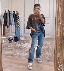 style oversized t shirt with jeans