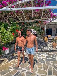 Gay Greece Guide 2023: 5 Top Gay Destinations & Gay Islands in Greece - The  Globetrotter Guys