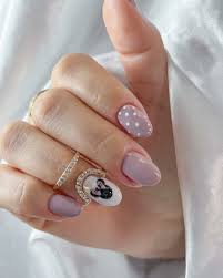 30 latest minnie mouse nail designs to