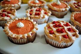 Thanksgiving cupcake can be decorated in many different ways. Thanksgiving Cupcake Cute Decorating Ideas Family Holiday Net Guide To Family Holidays On The Internet