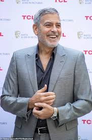 Clooney recipient of three golden … George Clooney Macht Eine Adrette Figur Und Lachelt Charmant Als Er An Der Bafta Veranstaltung Teilnimmt Aktuelle Boulevard Nachrichten Und Fotogalerien Zu Stars Sternchen