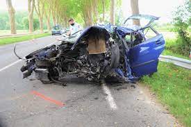 Accident mortel en Gironde. Barsac : la voiture percute un platane, le  conducteur décède | Le Républicain Sud-Gironde